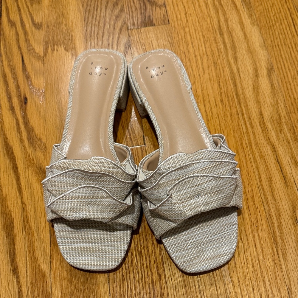 NEW A New Day Women's Textured Cream Mules 9.5
